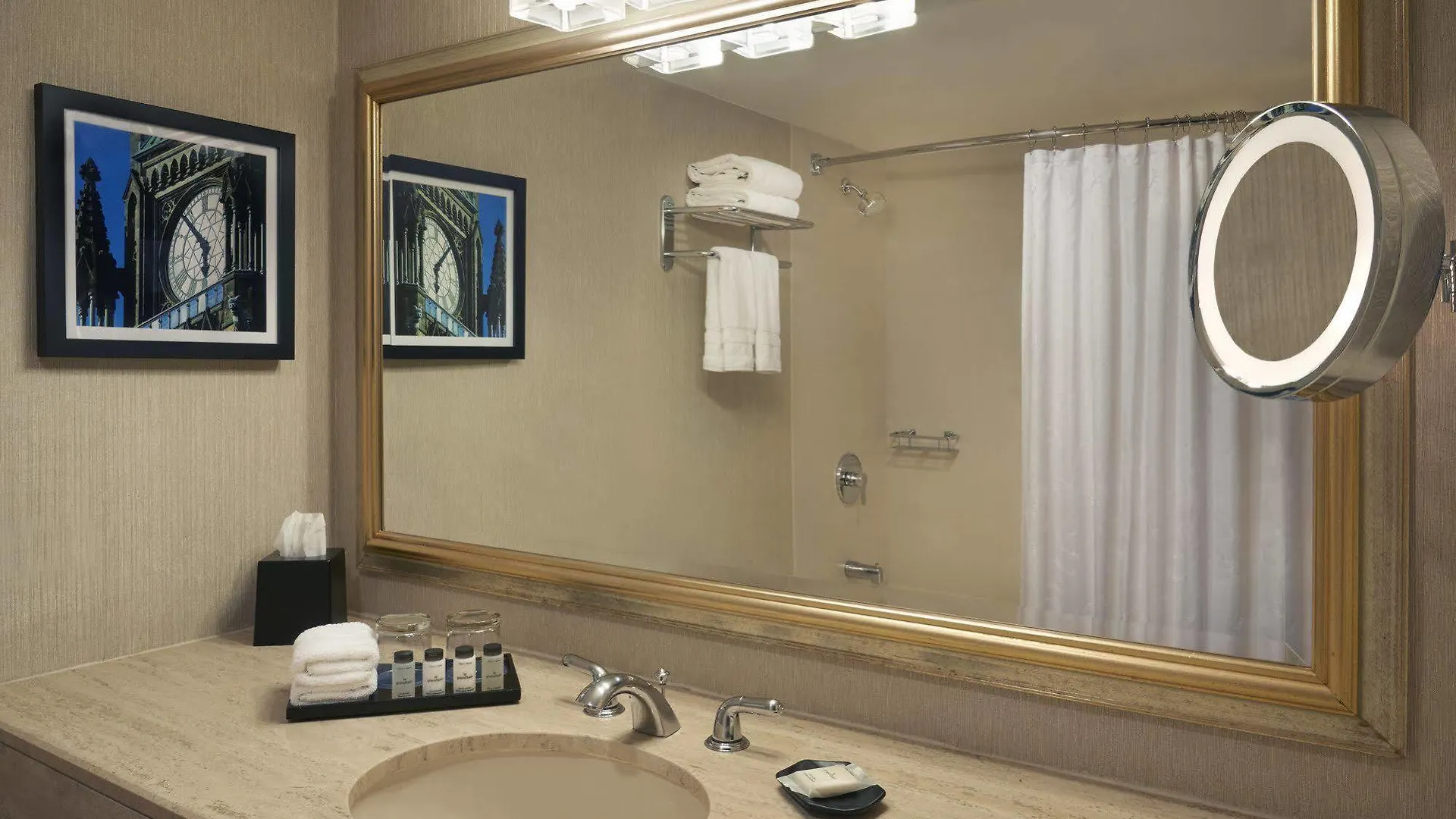Sheraton Ottawa Hotel